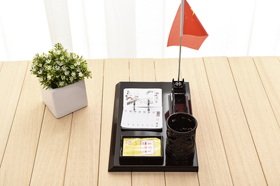 2017臺歷定制商務(wù)禮品辦公筆筒創(chuàng)意高檔紅木臺歷架設(shè)計印logo筆筒